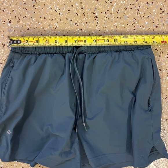 Fabletics Shorts - Picture 2 of 2
